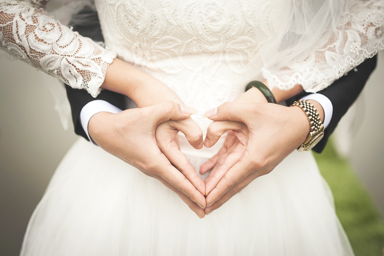 Timeless Elegance: Why Gifting a Luxury Watch Makes for an Unforgettable Wedding Gift