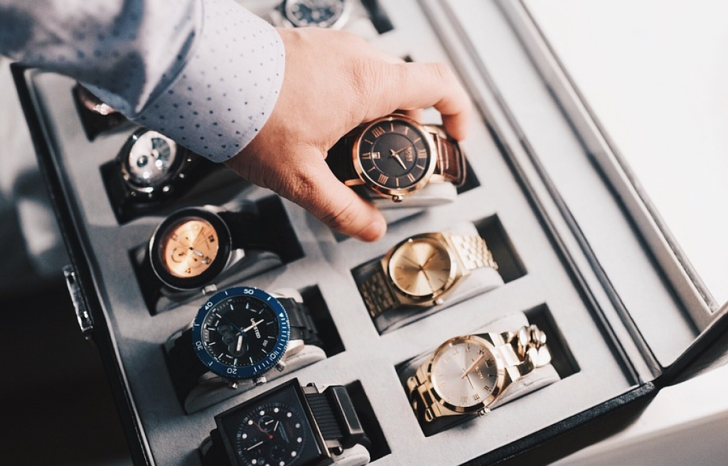 Accessories for luxury watches