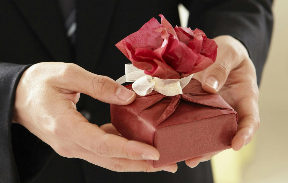The Perfect Christmas Gift for You: Luxury Watches to Tell Him About